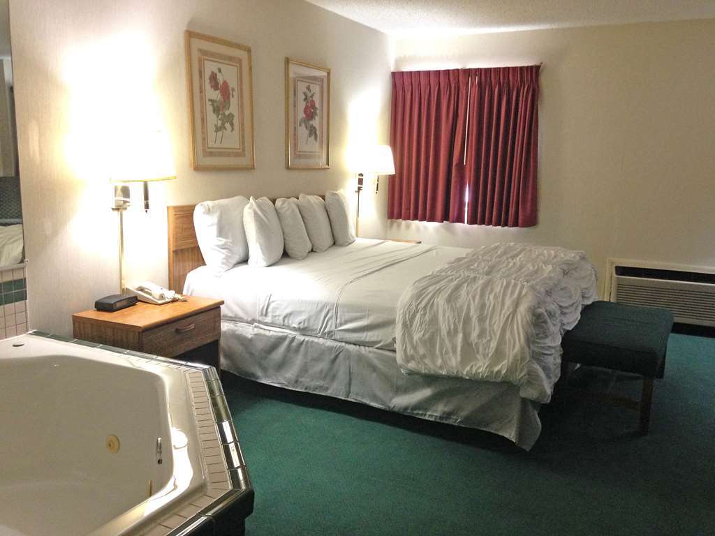 Amerihost Inn & Suites Fulton Room photo